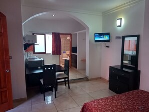 Classic Room | Premium bedding, soundproofing, iron/ironing board, free WiFi - Hotel Posada Del Parque (Xalapa)