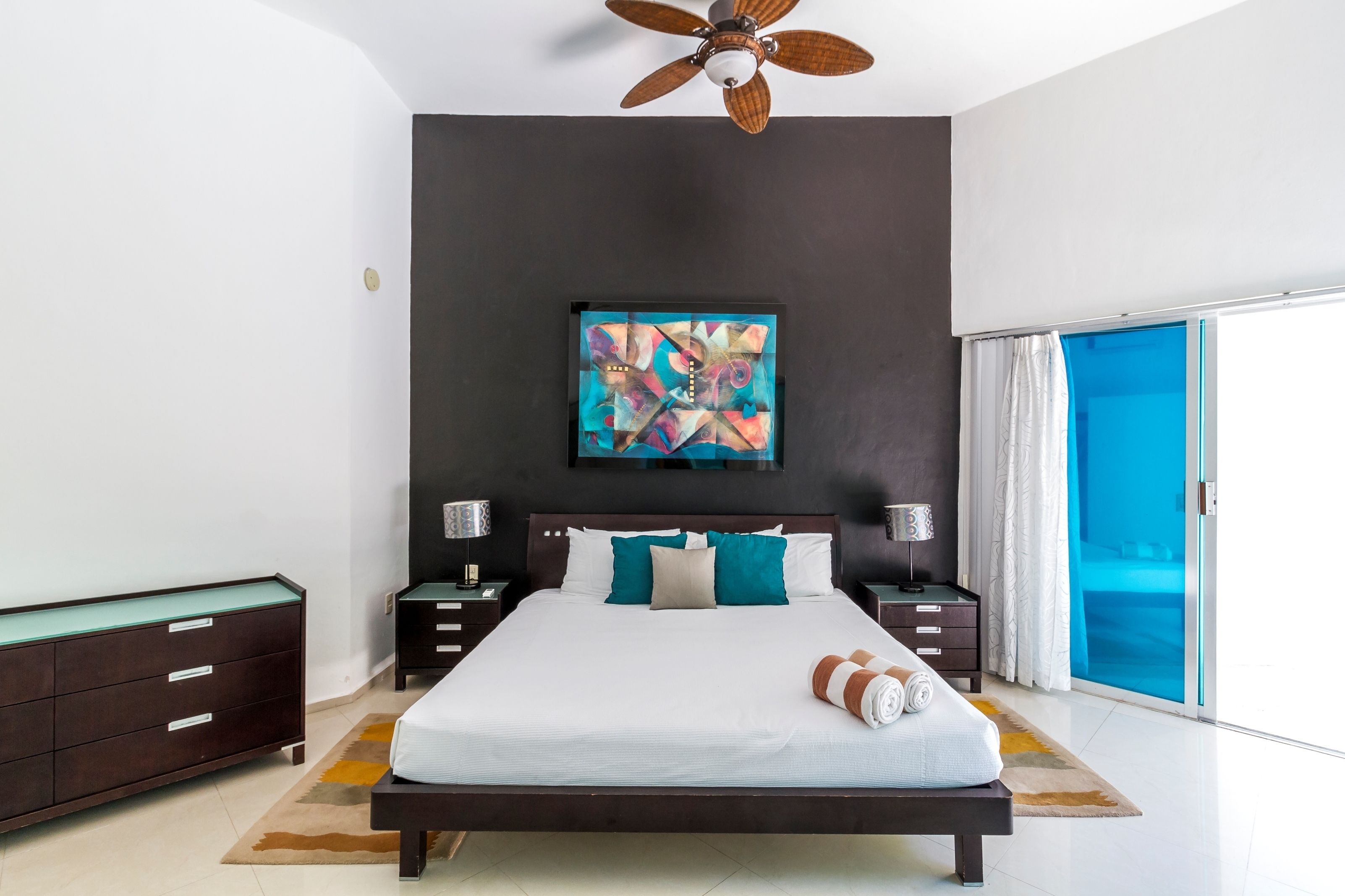 3 bedrooms, cots/infant beds, free WiFi