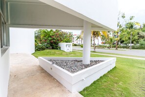 Exterior detail - White House by Vimex (Playa del Carmen)