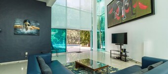 White House by Vimex