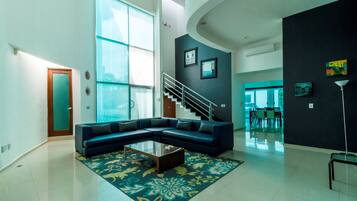 Apartment, 3 Bedrooms, Kitchen | Living room | Flat-screen TV