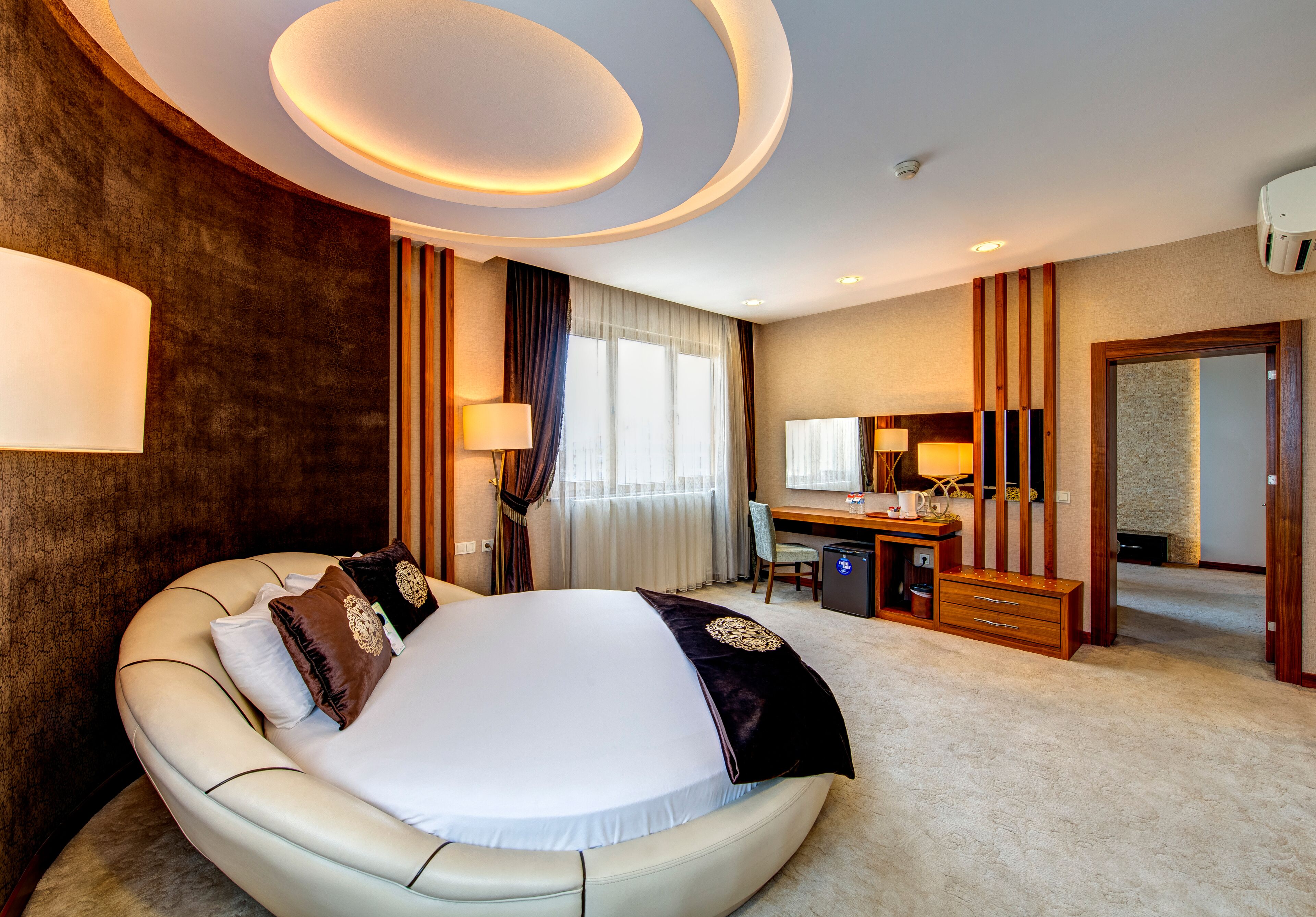 king suite | 1 bedroom, premium bedding, minibar, in-room safe