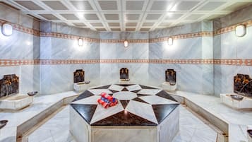 Baño turco o hammam, exfoliaciones corporales y masajes
