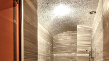 Salas para tratamentos a dois, sauna a vapor, massagens