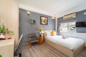 Superior Double Room | 1 bedroom, memory foam beds, minibar, in-room safe - Galaxy Boutique Hotel (Ho Chi Minh City)