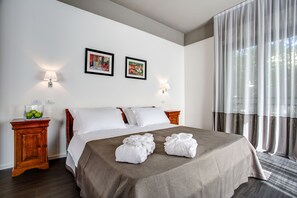 Double or Twin Room | Minibar, in-room safe, desk, soundproofing - Hotel Cristallo (Cattolica)