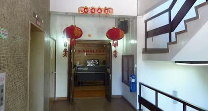 7 Hung Hung Inn