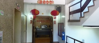 7 Hung Hung Inn