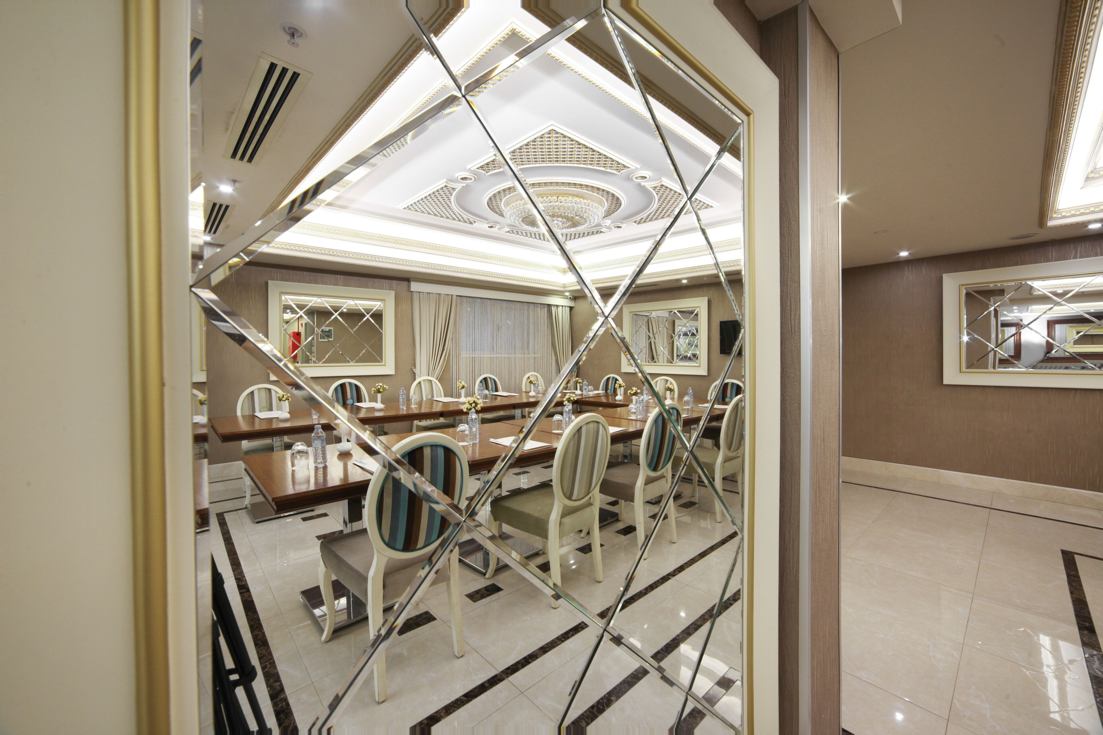 Photo - Halifaks Hotel