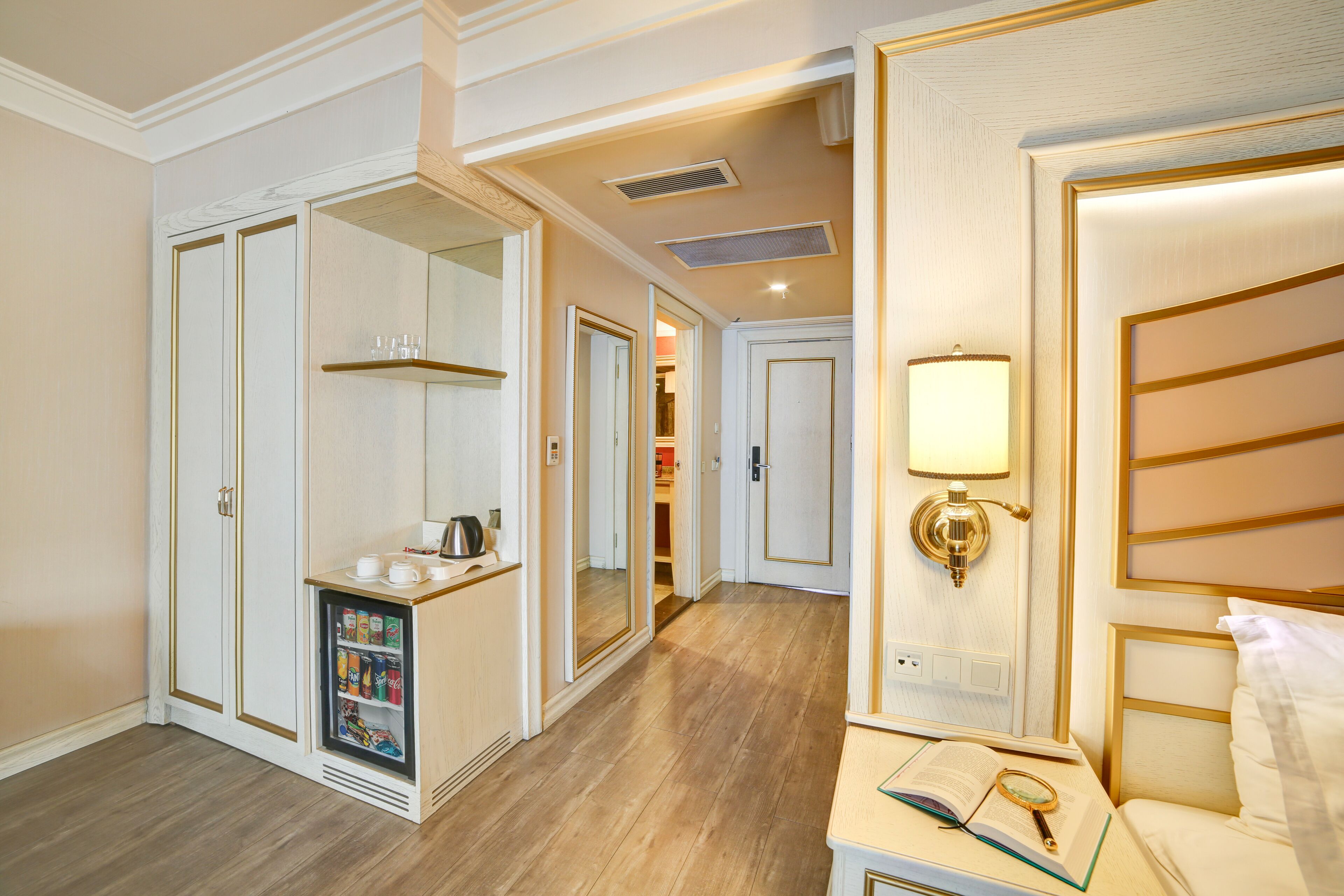 Photo - Halifaks Hotel