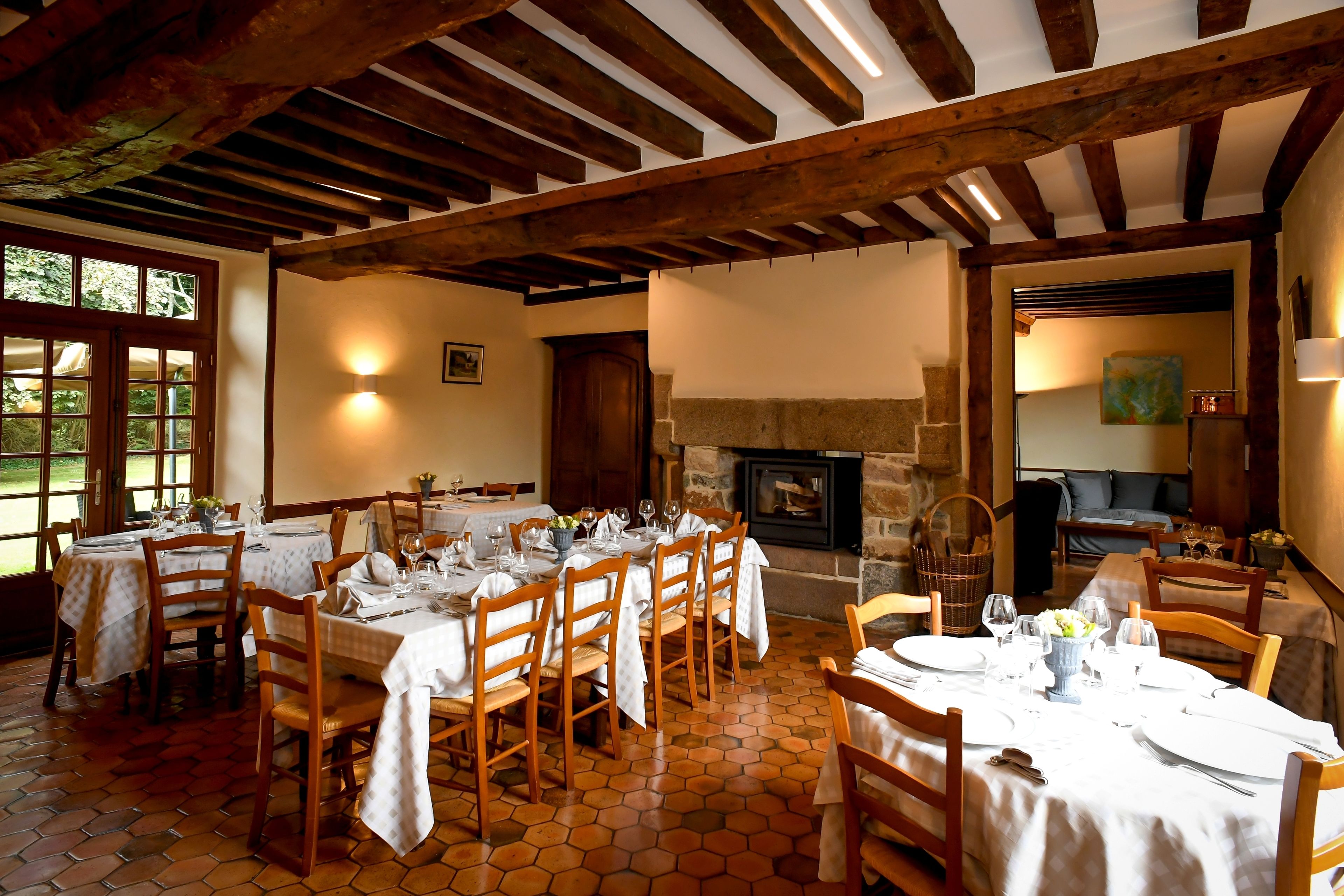 daily continental breakfast (eur 13 per person)