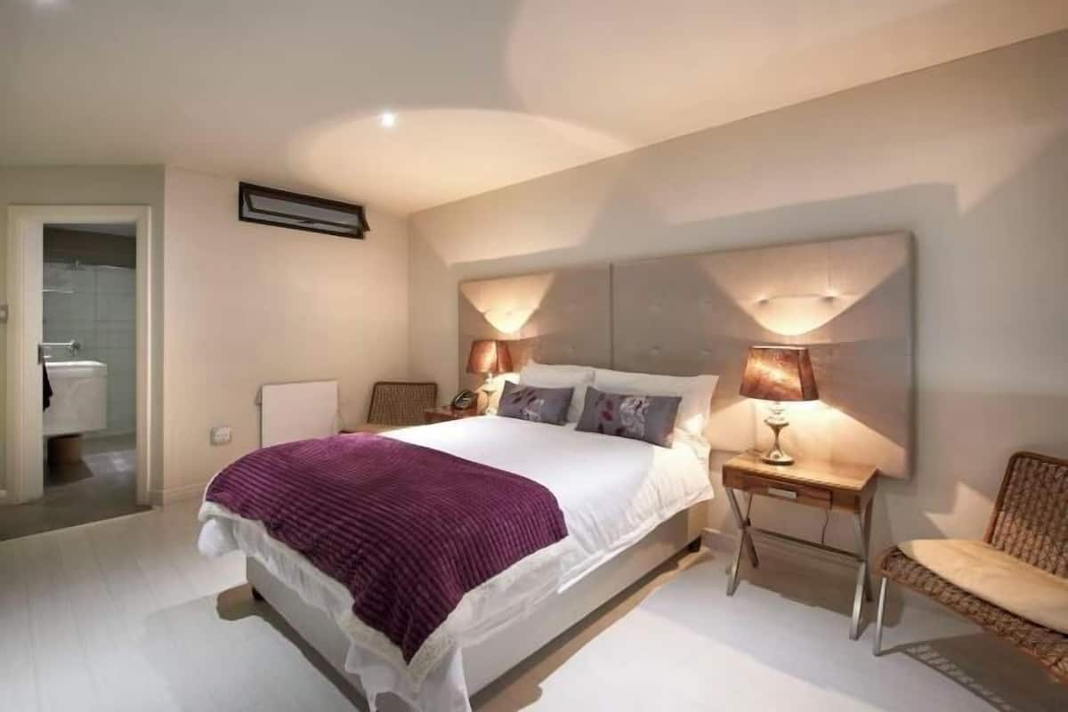 1 quarto, roupas de cama premium, cofres nos quartos