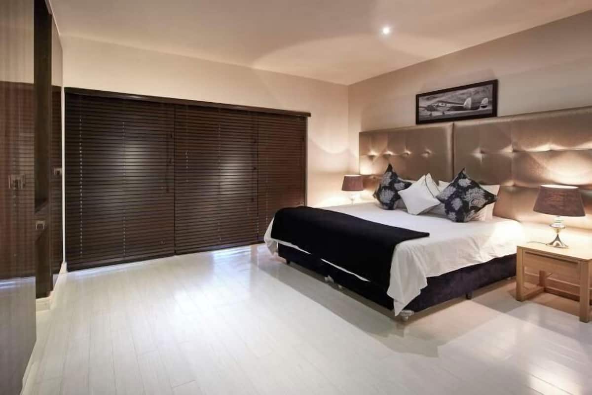 1 quarto, roupas de cama premium, cofres nos quartos