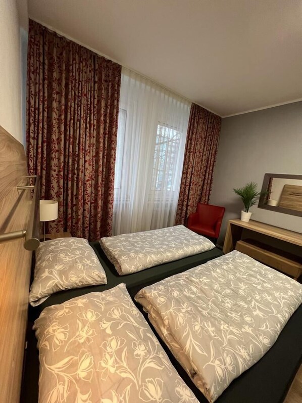 Phòng 4 phong cách cổ điển, nhiều giường