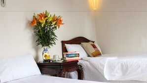 Hanoi Classic & Local life Deluxe Single Balcony, City view & Window - BC Family Homestay - Ha Noi - Hostel (Hanoi)