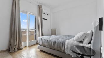 Superior Double or Twin Room, Partial Sea View | Balcony