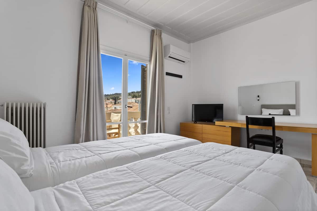 Superior kamer, 1 twee- of 2 eenpersoonsbedden, uitzicht op stad | Een laptopwerkplek, gratis wifi, beddengoed