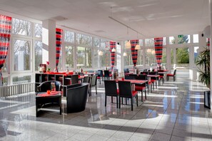 Breakfast, lunch, dinner served; German cuisine, garden views  - Ferien Hotel Rennsteigblick (Friedrichroda)