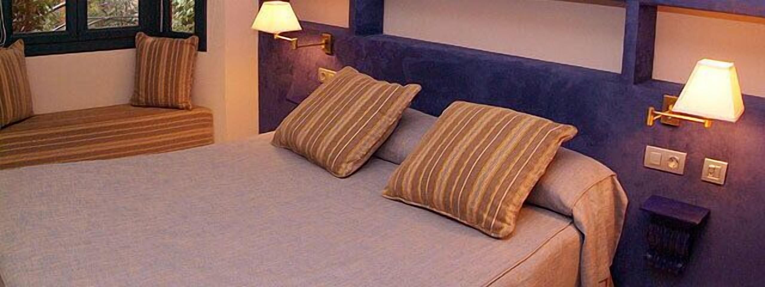 1 bedroom, in-room safe, desk, soundproofing