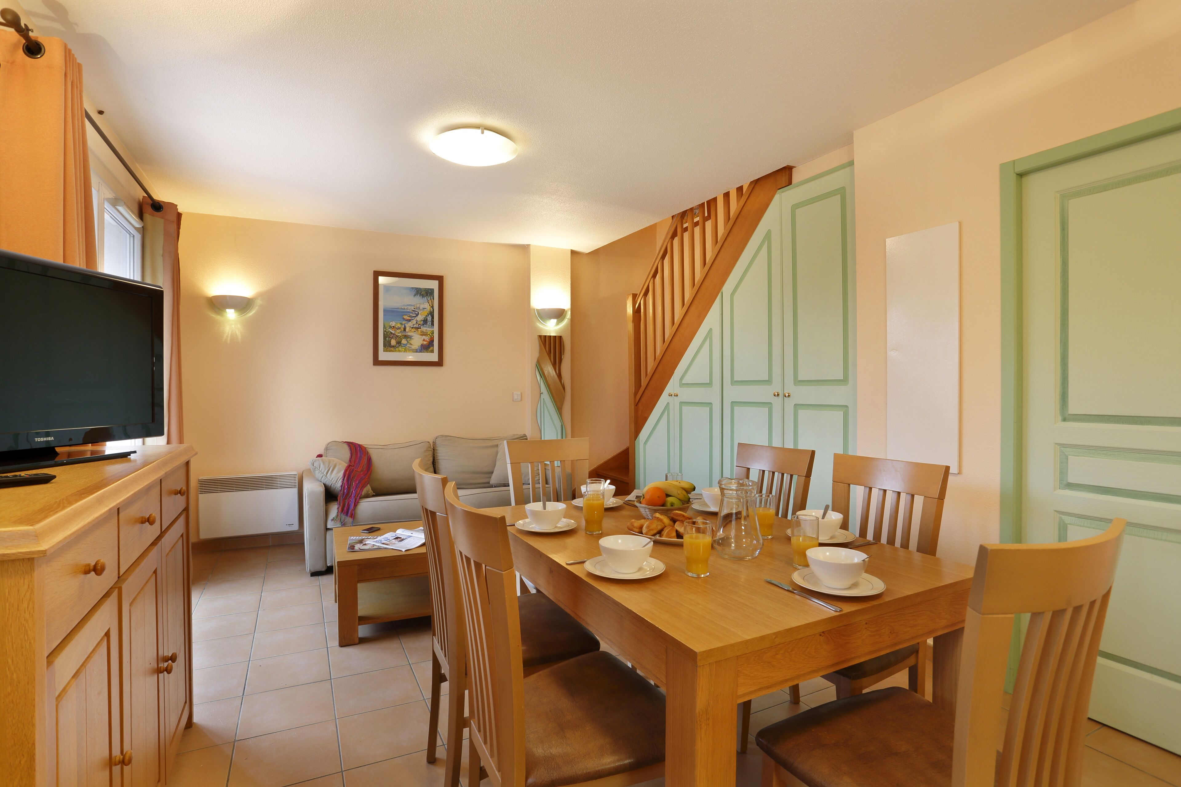 Tủ lạnh, lò vi sóng, lò nướng, bếp nấu 