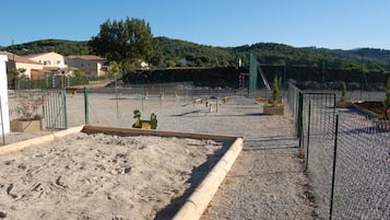 Zona de juegos infantil al aire libre