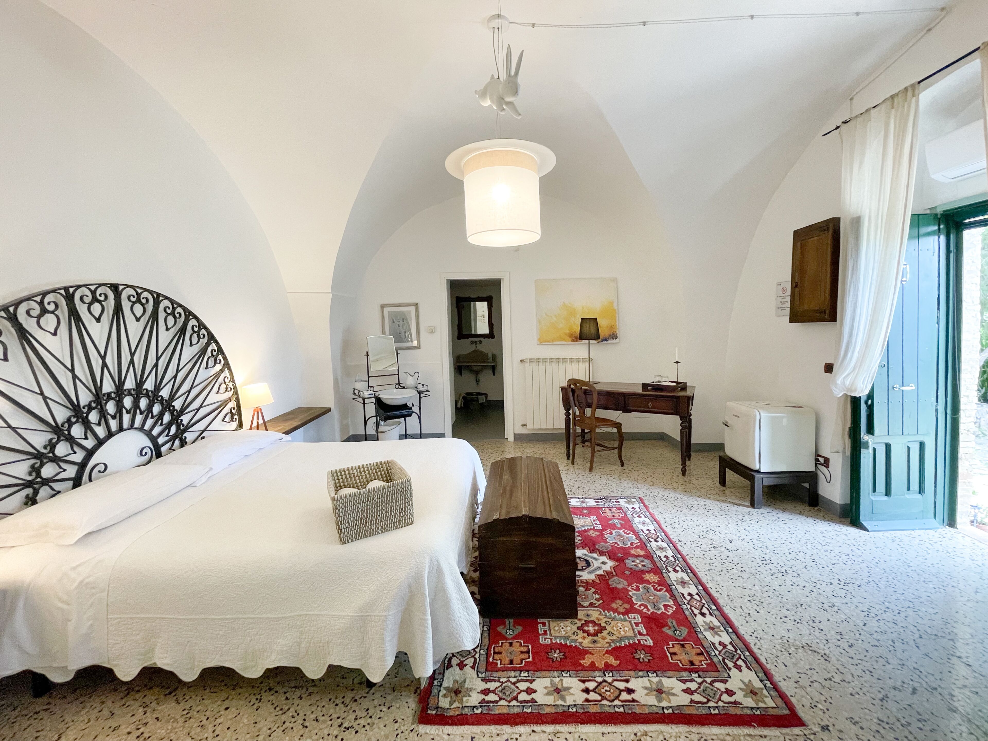 Standard-Doppelzimmer, 1 Doppelbett | Minibar, kostenloses WLAN, individuell eingerichtet, Bettwäsche