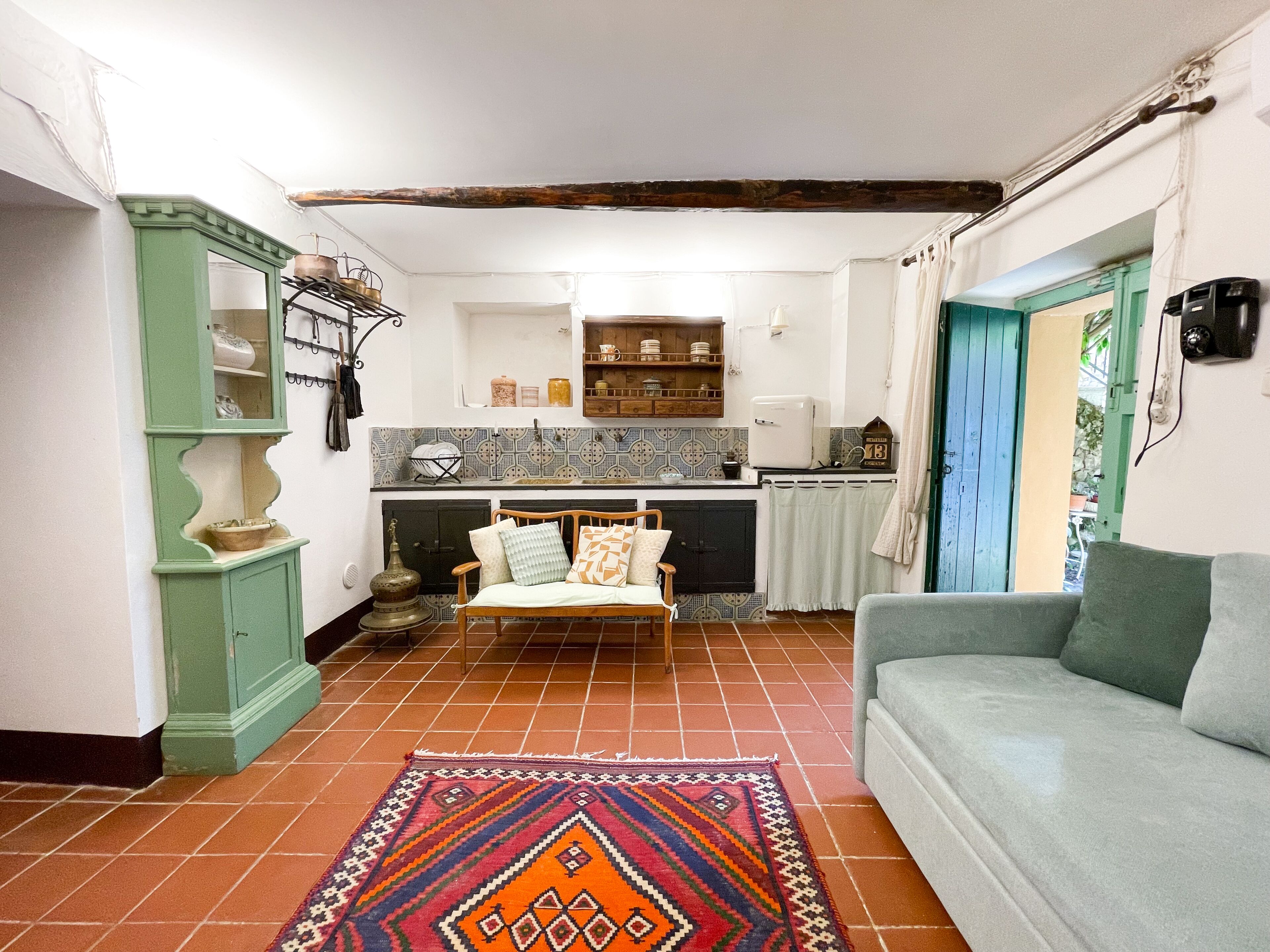 Standard Quadruple Room, 1 Bedroom | Living area