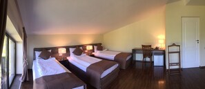 1 bedroom, premium bedding, desk, blackout drapes - Park Village Hotel and Resort (Tsaghkadzor)