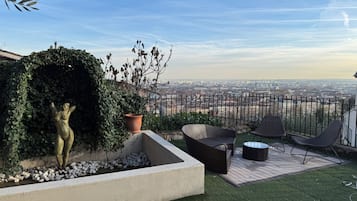 Suite Luxe Bellecour, 5 place Bellecour, 69002 Lyon | Terrace/patio