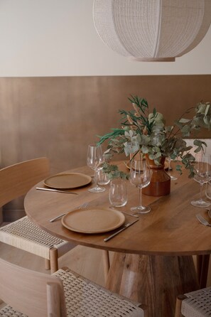 Suite Luxe Bellecour, 5 place Bellecour, 69002 Lyon | Private kitchen | Fridge, microwave, espresso maker, coffee/tea maker - MiHotel (Lyon)