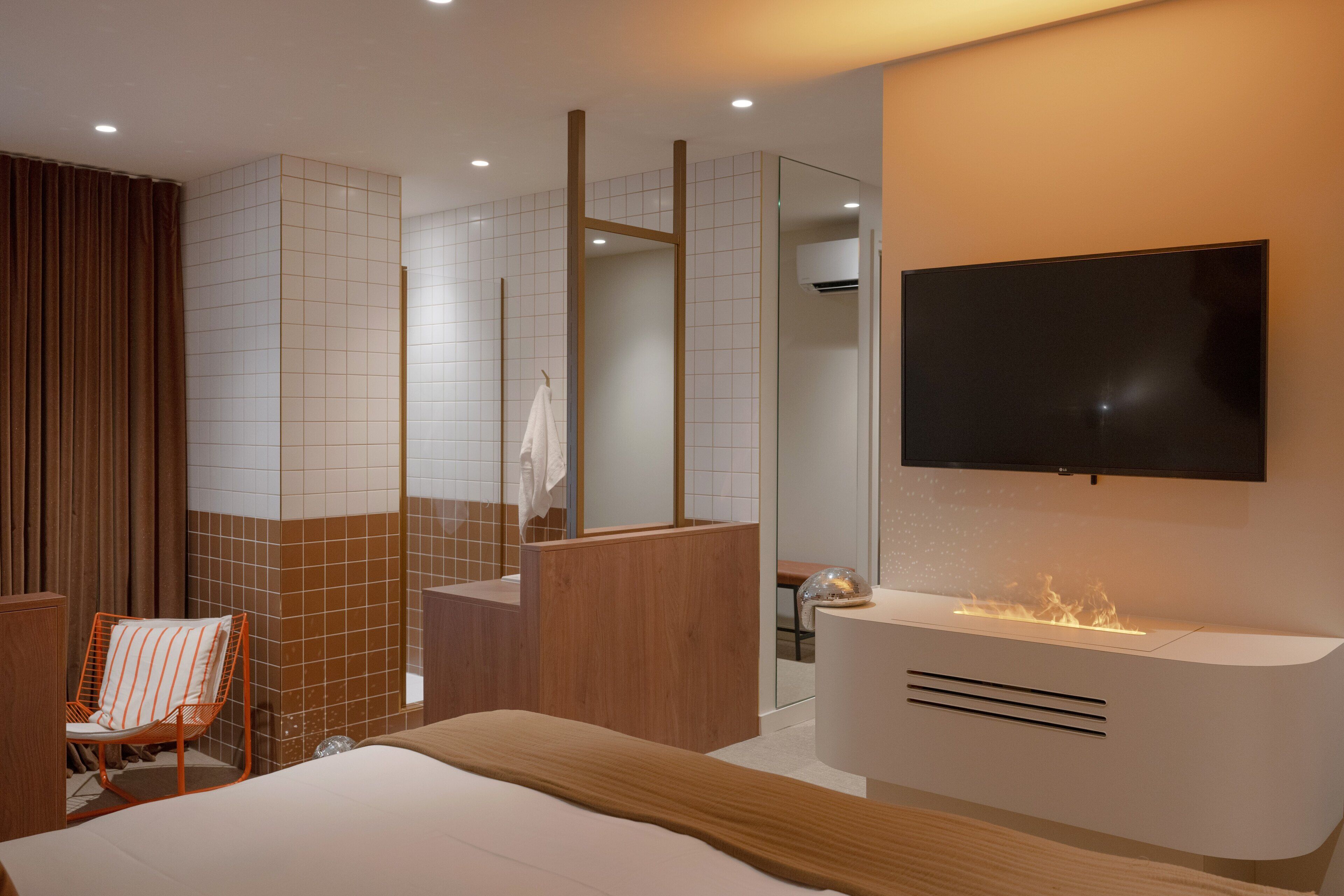 Suite Junior "Romeo", 183 rue Cuvier 69006 | Ylelliset vuodevaatteet, pillowtop-patjalliset sängyt, minibaari