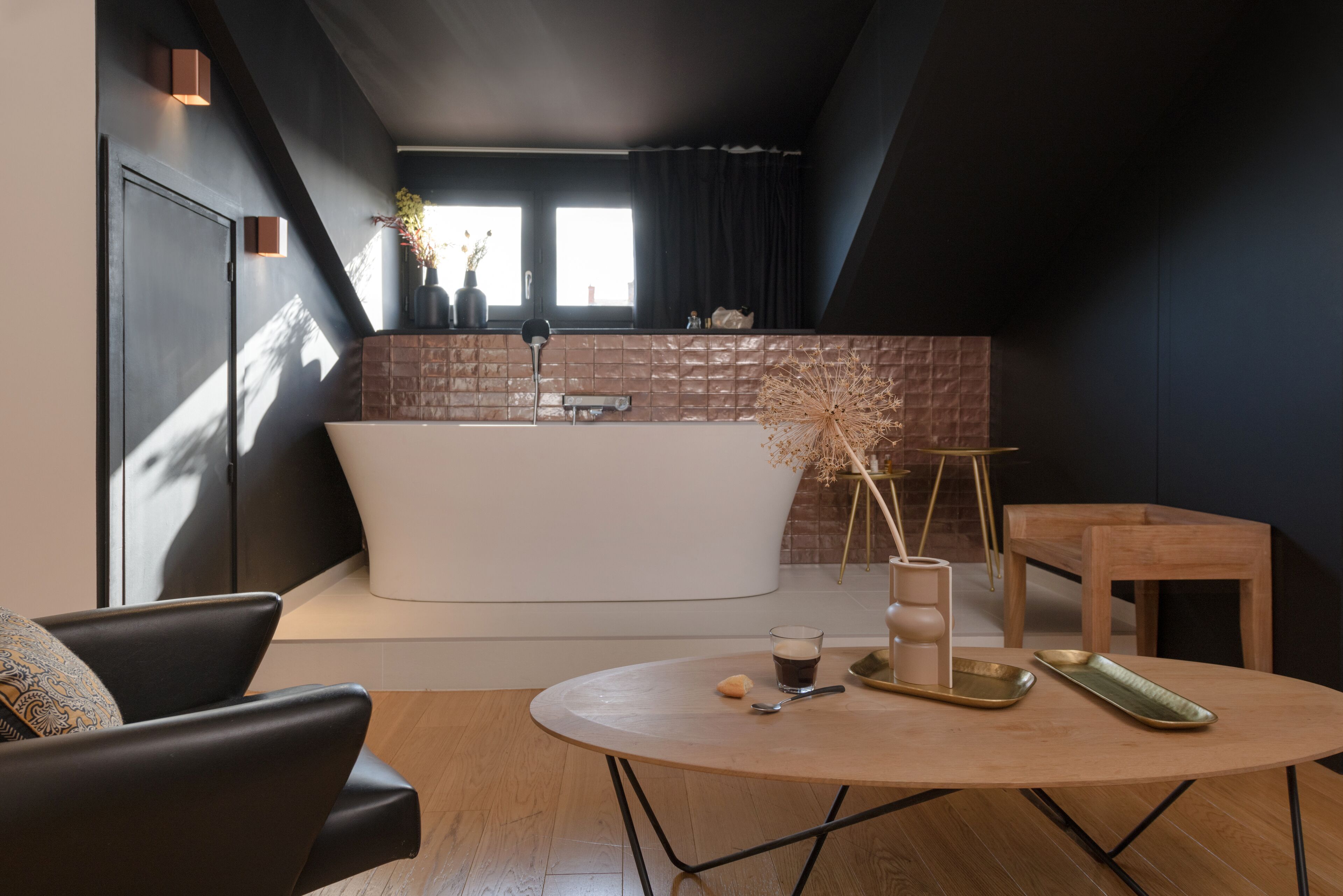 suite executive copper, 2 place gailleton, 69002 lyon | living area | 49-inch smart tv with digital channels, tv