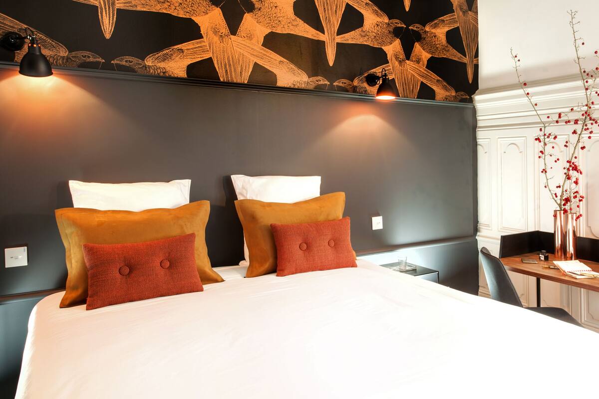 Junior Suite Envol, 2 Place Gailleton, 69002 Lyon	 | Premium bedding, pillowtop beds, in-room safe, blackout drapes