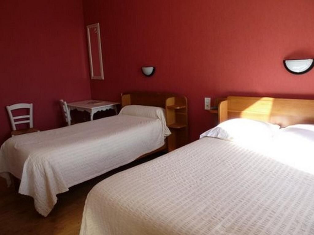 desk, soundproofing, iron/ironing board, free cots/infant beds