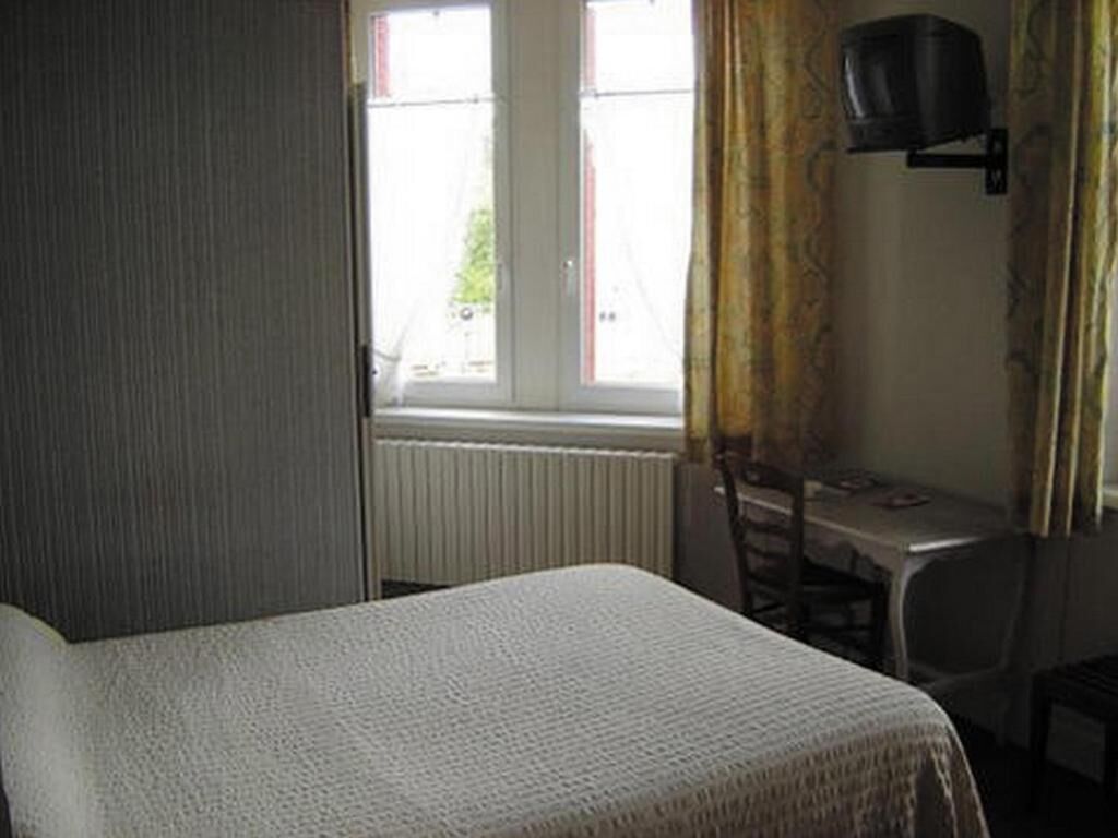 desk, soundproofing, iron/ironing board, free cots/infant beds