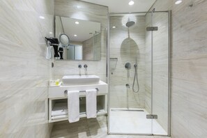 Free toiletries, hair dryer, bathrobes, slippers - Morione Hotel & Spa Center (Istanbul)