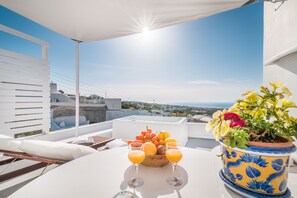 ملاءات للفراش لا تسبب الحساسية وخزنة داخل الغرفة