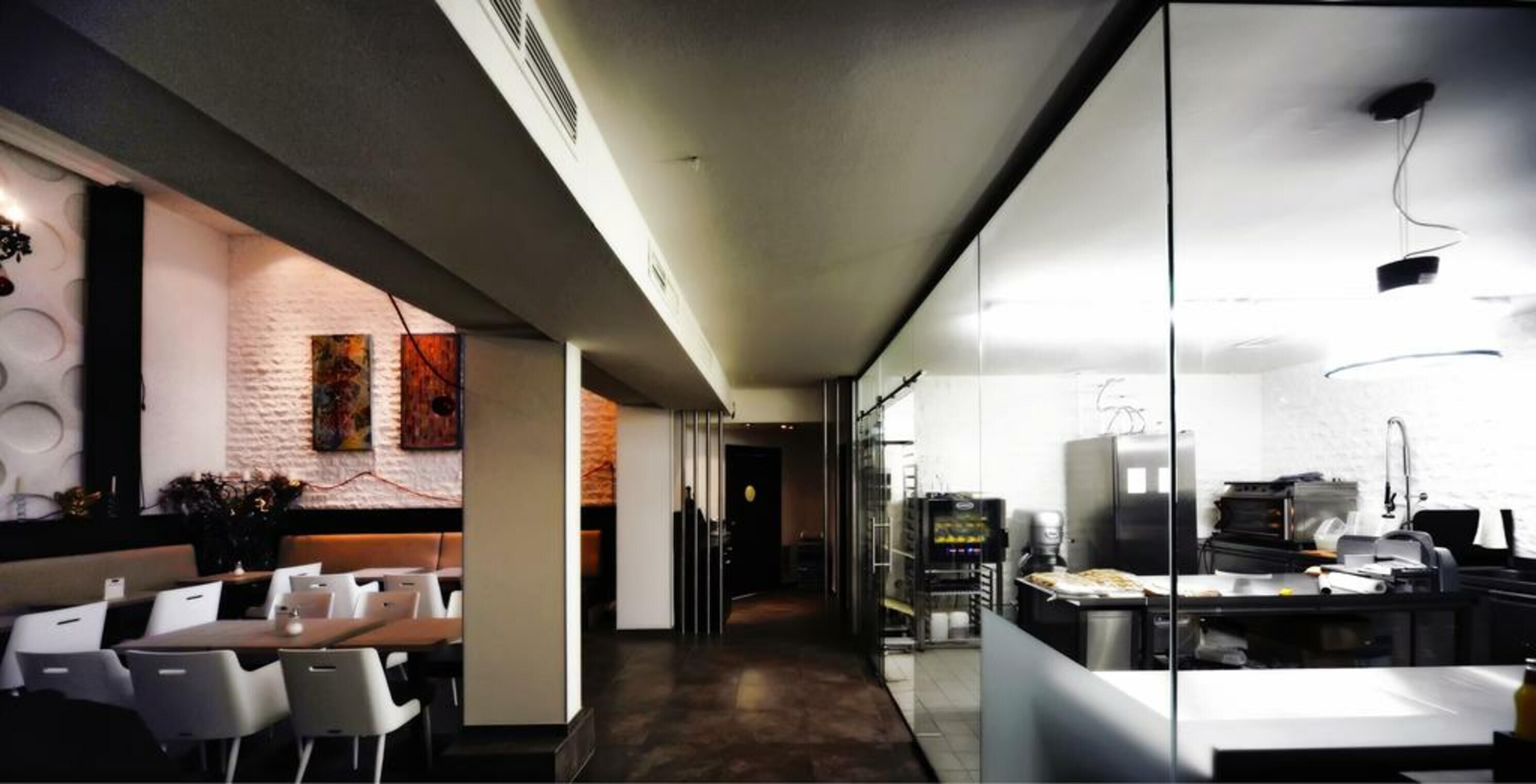 daily continental breakfast (eur 9.5 per person)