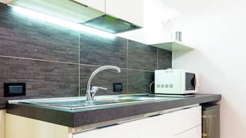 Deluxe Condo, 1 Bedroom, Kitchen | Private kitchen