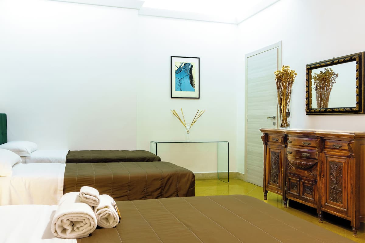 Deluxe Condo, 1 Bedroom, Kitchen | 1 bedroom, Egyptian cotton sheets, premium bedding, down comforters