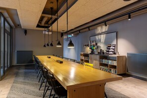Lobby lounge - a&o Amsterdam Zuidoost - Hostel (Amsterdam)