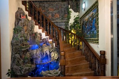 Royal Yadanarbon Hotel