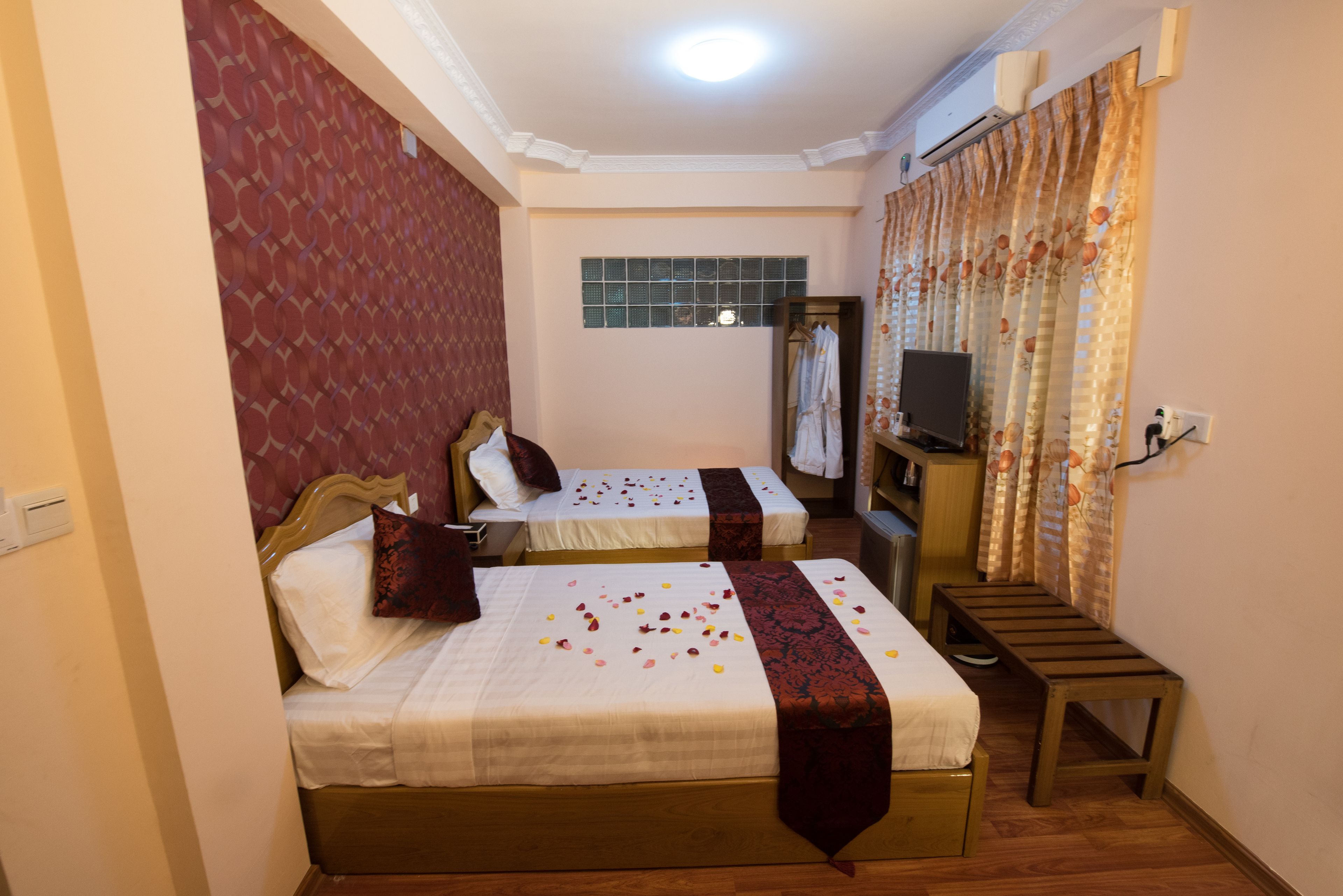 superior room | 1 bedroom, minibar, in-room safe, blackout curtains