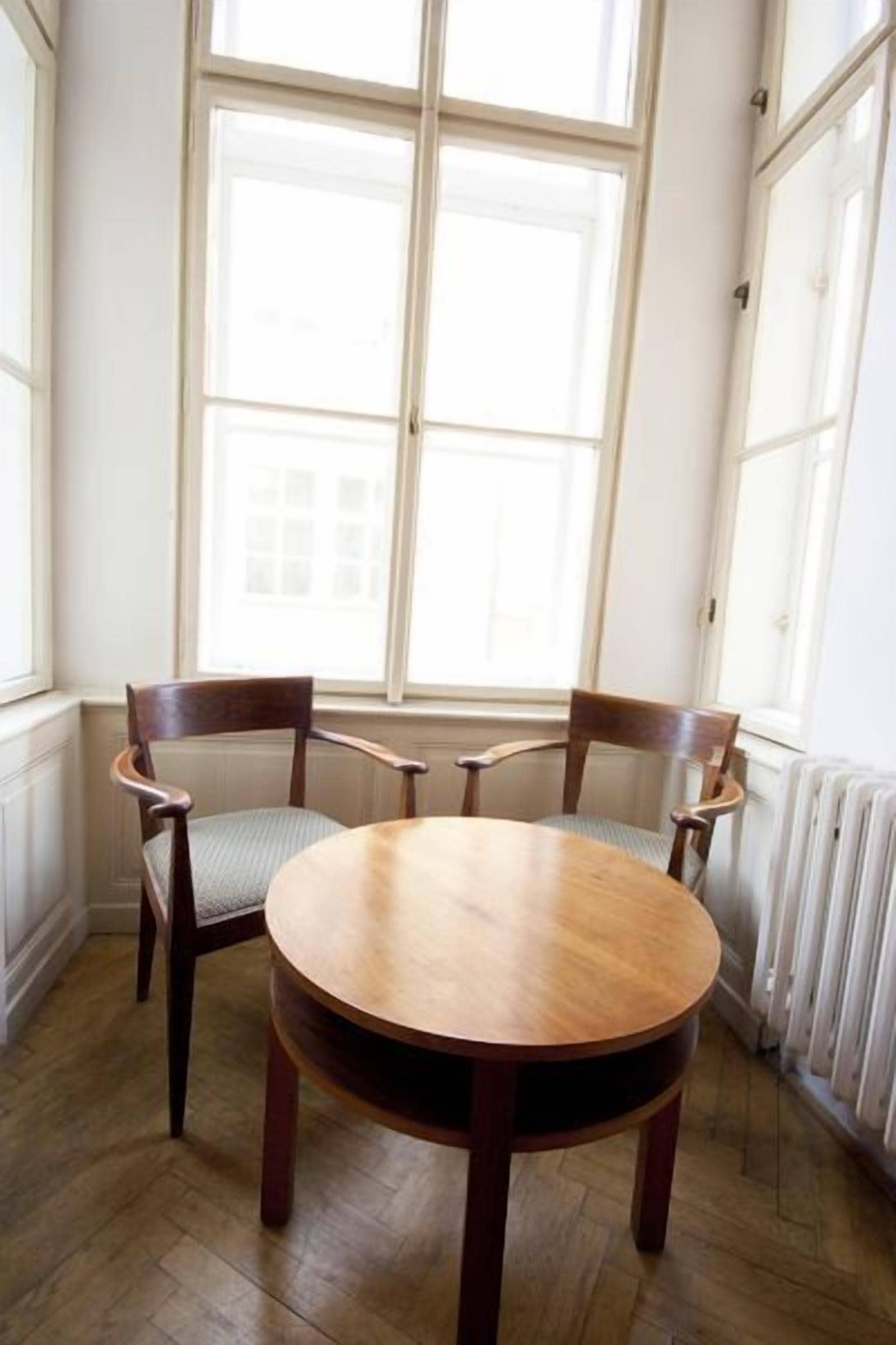 superior double or twin room, 1 bedroom, bathtub | living area | flat-screen tv