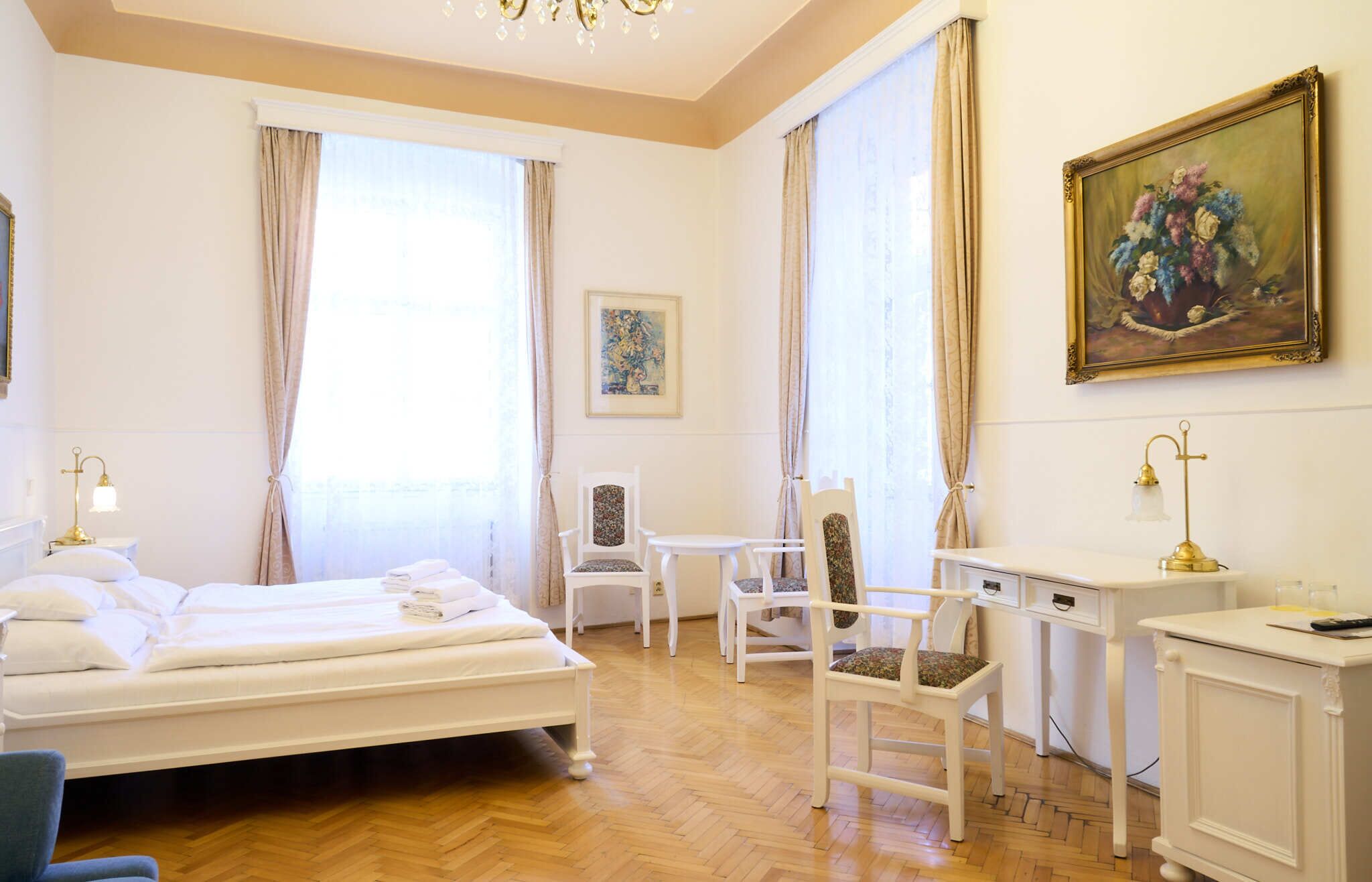 triple room, 1 bedroom, ensuite | 1 bedroom, minibar, individually furnished, blackout curtains