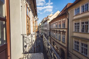 Luxury-Suite, 1 Schlafzimmer, Küche, Stadtblick | Terrasse/Patio