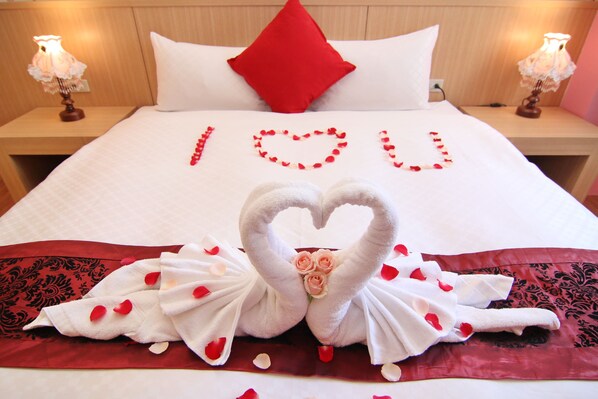 Double Room, 1 Double Bed | Premium bedding, down comforters, free minibar, desk