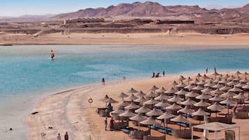 Spiaggia privata, immersioni subacquee, un bar sulla spiaggia