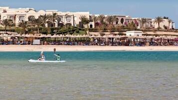 Plage privée, plongée sous-marine, bar de plage