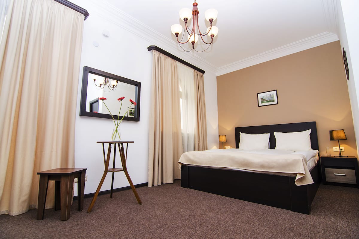 Minibar, desk, blackout drapes, soundproofing